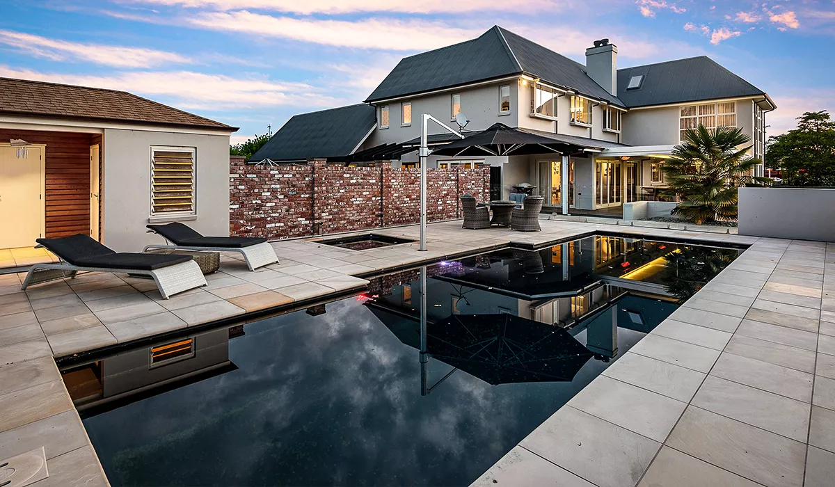 The Allure of a Black Bottom Pool: A Dive into Sophistication and Warmth